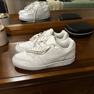 White Nike Low Rise Sneaker